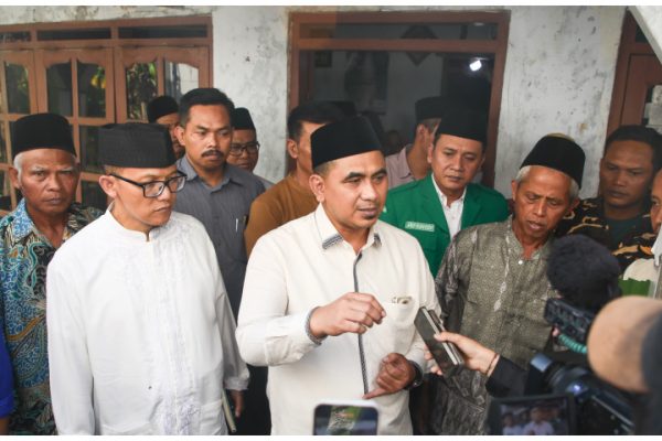 GURU MADIN DITEKAN BAYAR Rp25 JUTA, WAGUB JATENG TURUN TANGAN
