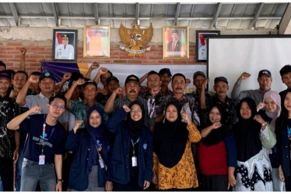 MAHASISWA IPB KENALKAN AQUAPONIK DAN PGPR UNTUK PETANI DESA BAKAH