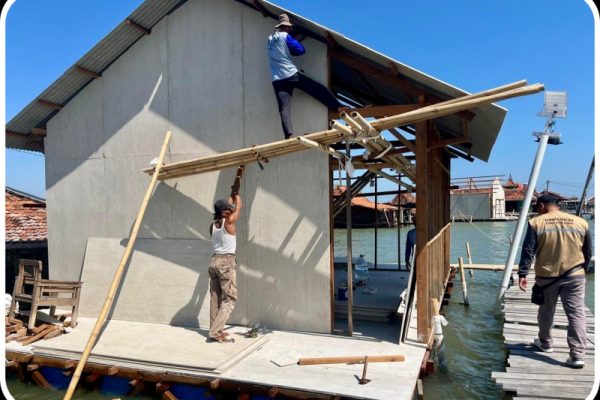 RUMAH APUNG DI SAYUNG HAMPIR RAMPUNG, WARGA TERDAMPAK ROB MULAI MENATA HARAPAN BARU