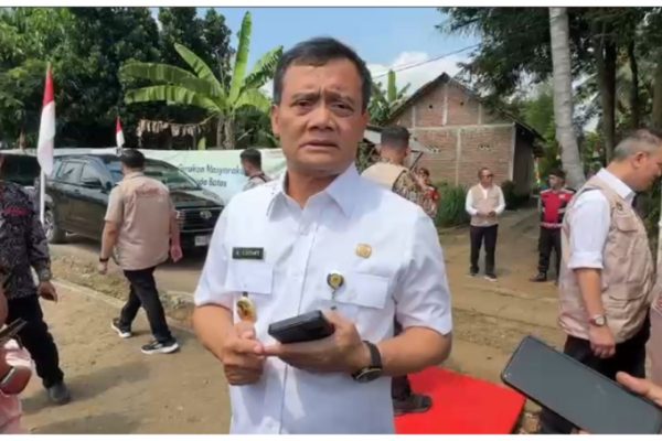 GUBERNUR JATENG: KENAIKAN PBB 250% DI PATI HARUS DIKAJI ULANG!