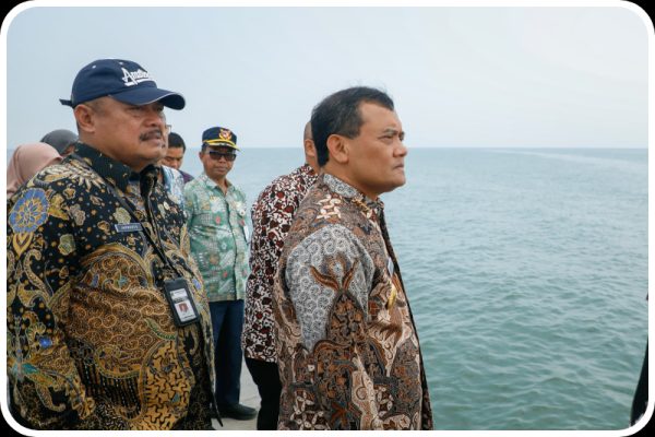 EFISIENSI BONGKAR MUAT BARANG, PELABUHAN BATANG SIAP BEROPERASI
