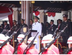BUPATI SUDEWO SAKIT, GUS YASIN AMBIL ALIH UPACARA 17 AGUSTUS DI PATI