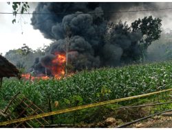 4 JAM API BELUM PADAM, LEDAKAN SUMUR MINYAK DI GANDU TEWASKAN SATU WARGA DAN HANGUSKAN 2 EKOR SAPI