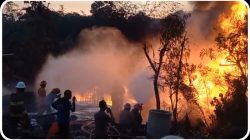 HINGGA MALAM API BELUM PADAM, LEDAKAN SUMUR MINYAK DI GANDU BIKIN WARGA MENGUNGSI