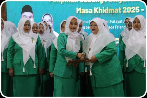 IMROTUL IMRO’AH DAN LAILATUL FITRIYAH RESMI DILANTIK, FATAYAT NU BLORA-CEPU PERIODE 2025-2030 SIAP BERKHIDMAT