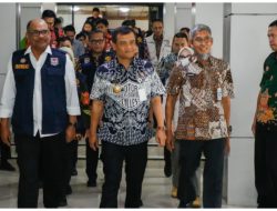 GUBERNUR JATENG TEKANKAN TIDAK ADA KENAIKAN TUNJANGAN DPRD